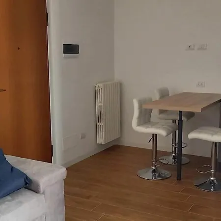 아파트 Spilamberto 6b - 12mins From San Donato M3 Station 산도나토밀라네세